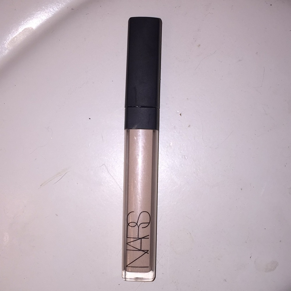 NARS Radiant Creamy Concealer Light Vanilla 2